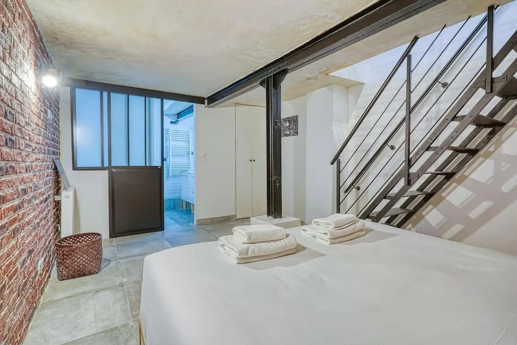 Appartement Proche Rue De Charonne - III Paris 0*,  France